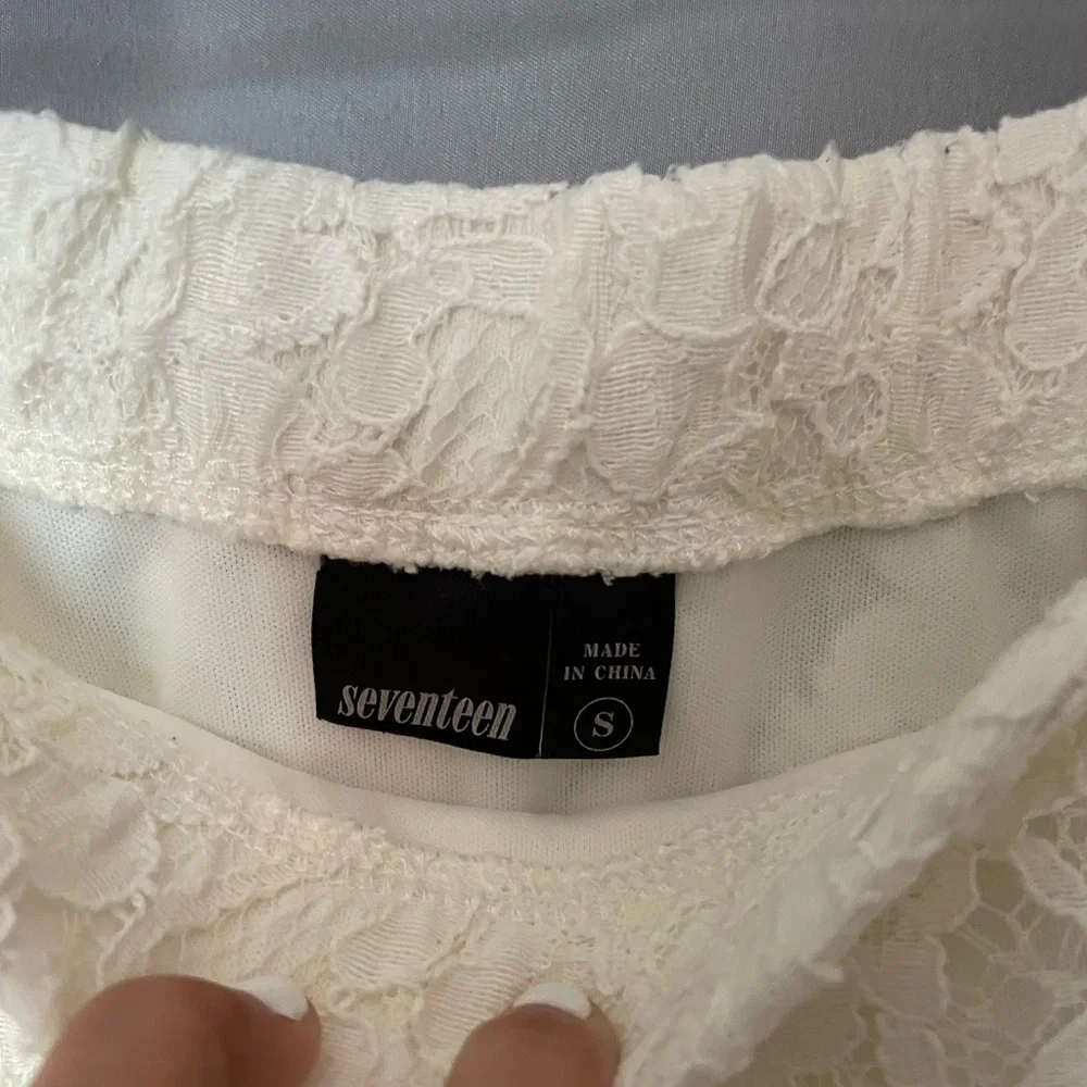 Lace skirt - Picture 2 of 3